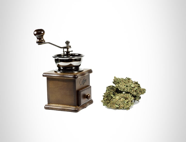 5 Techniques d’effriter le cannabis sans grinder